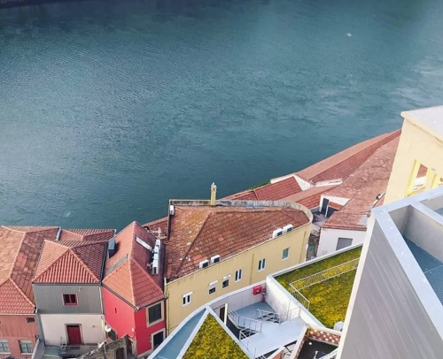 Cobertura verde do hotel Vincci Ponte de Ferro, em Vila Nova de Gaia